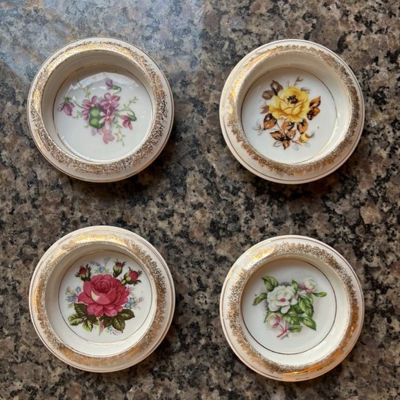 VTG Porcelain Ceramic Floral Coasters Set of 4 - Picture 1 of 6